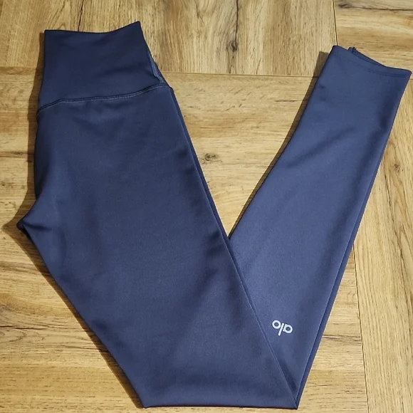 ALO Yoga Charcoal Leggings Size S - Picture 11 of 16